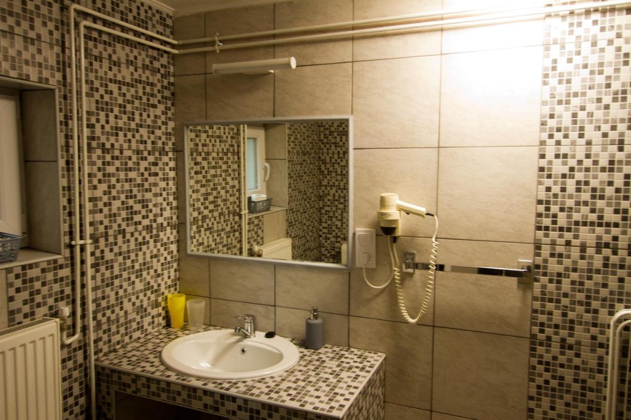 Angyal Apartman Cserkeszőlő Exteriör bild