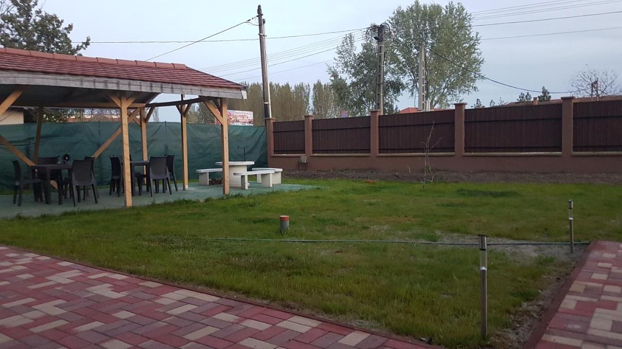 Angyal Apartman Cserkeszőlő Exteriör bild